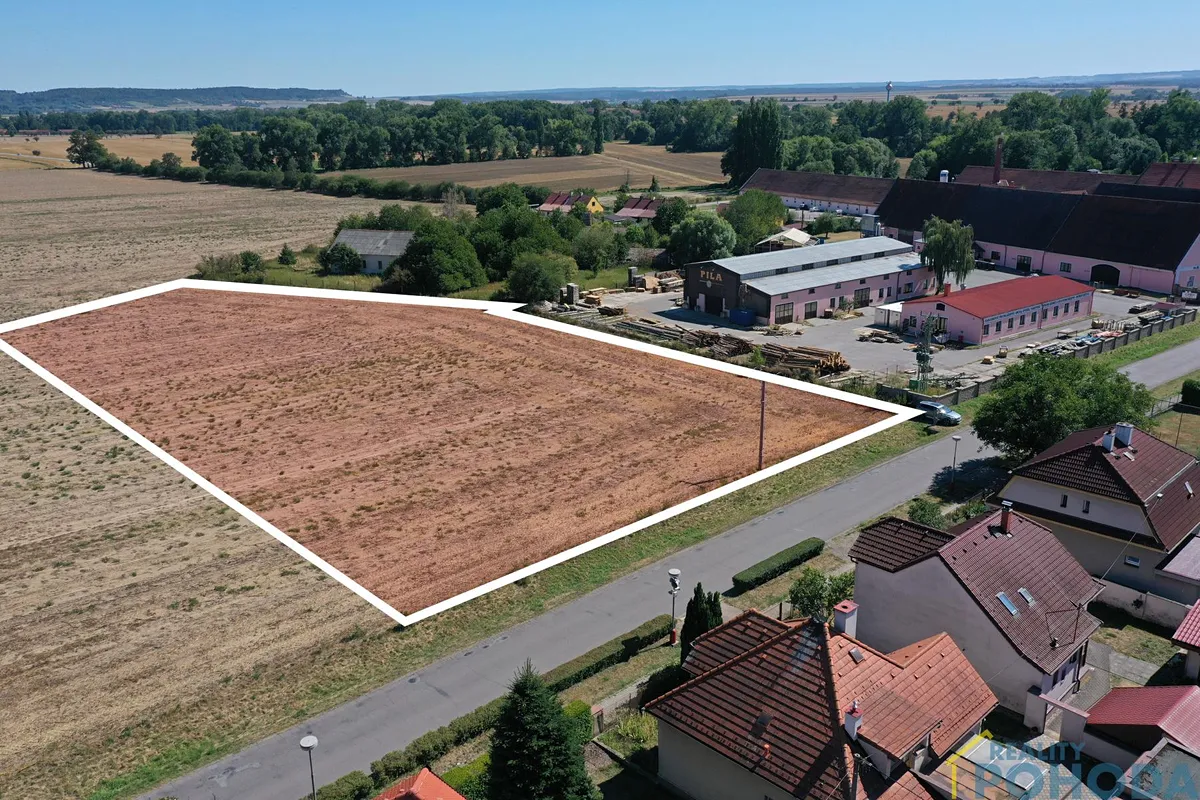 Prodej stavebního pozemku 8572 m²